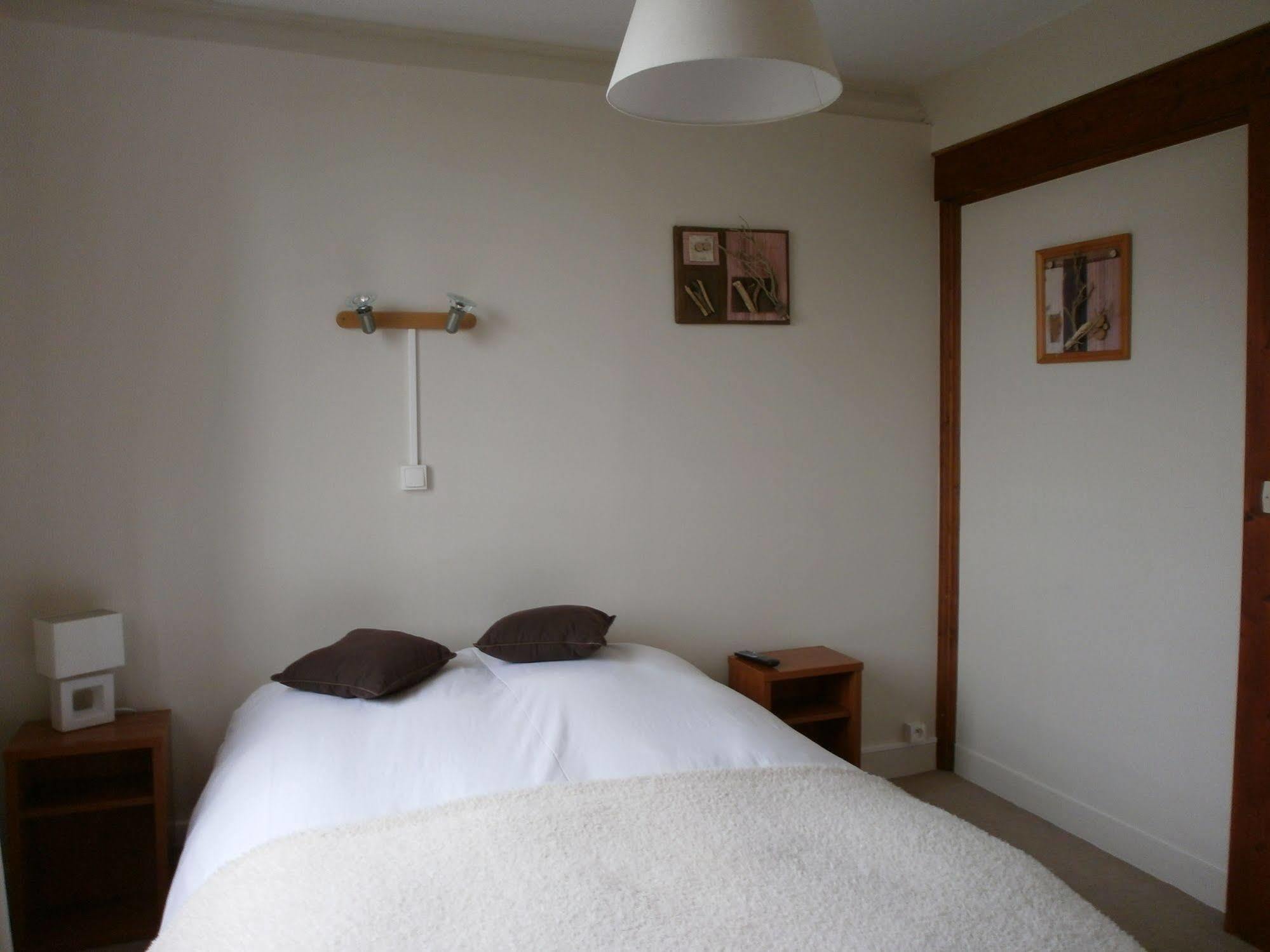 Logis Auberge Des Aulnettes 에루빌셍클레르 외부 사진