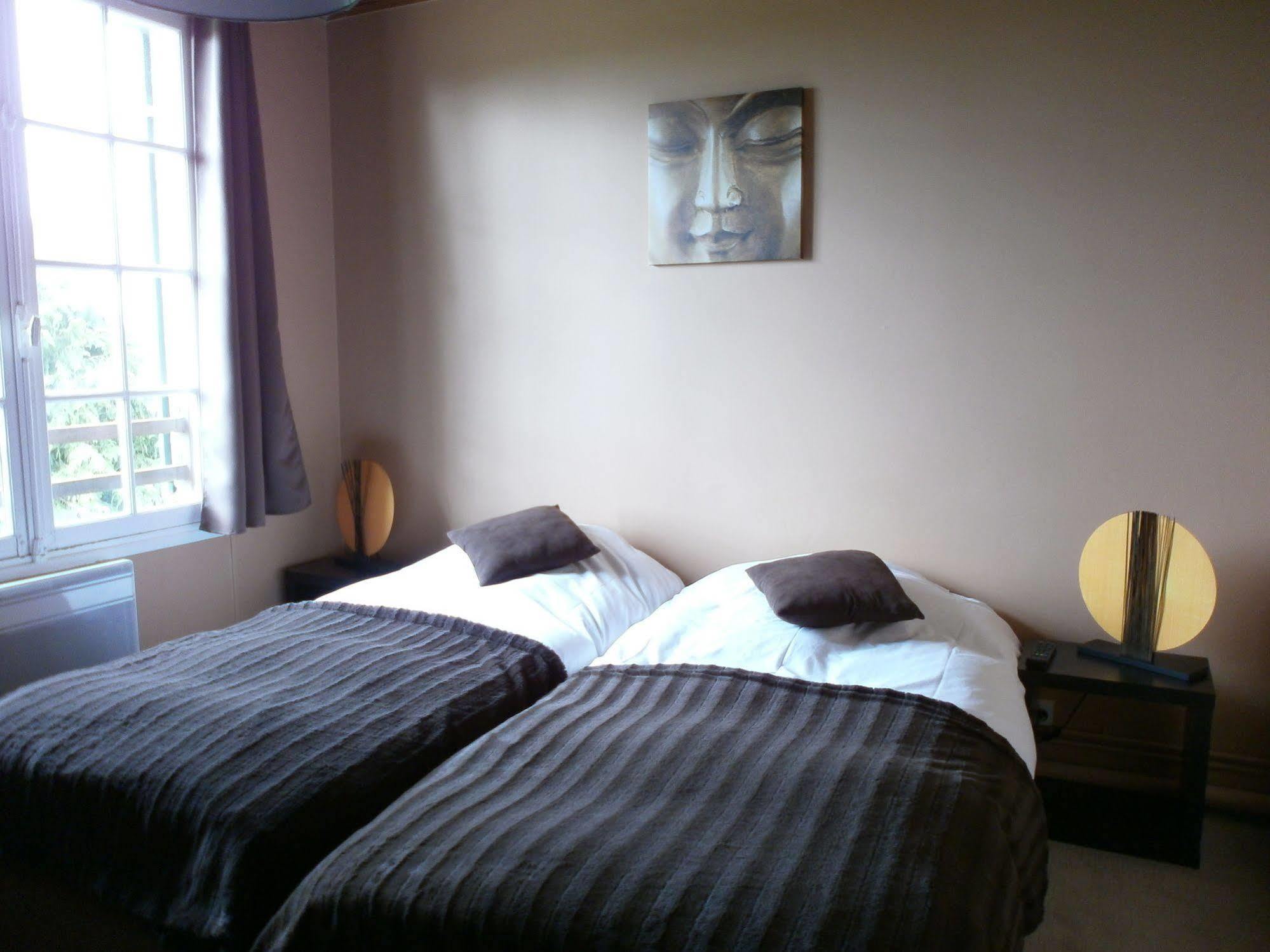 Logis Auberge Des Aulnettes 에루빌셍클레르 외부 사진