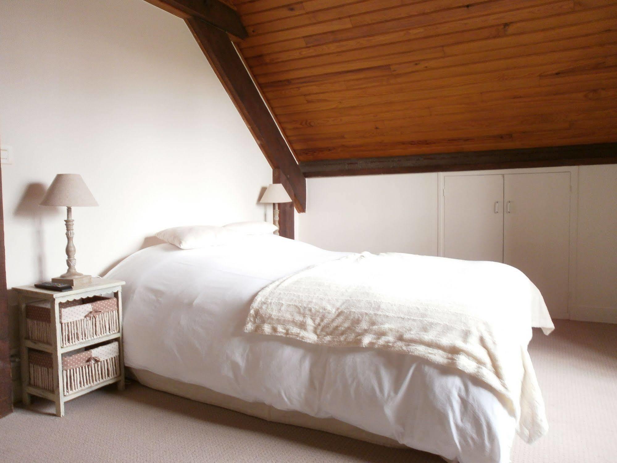 Logis Auberge Des Aulnettes 에루빌셍클레르 외부 사진