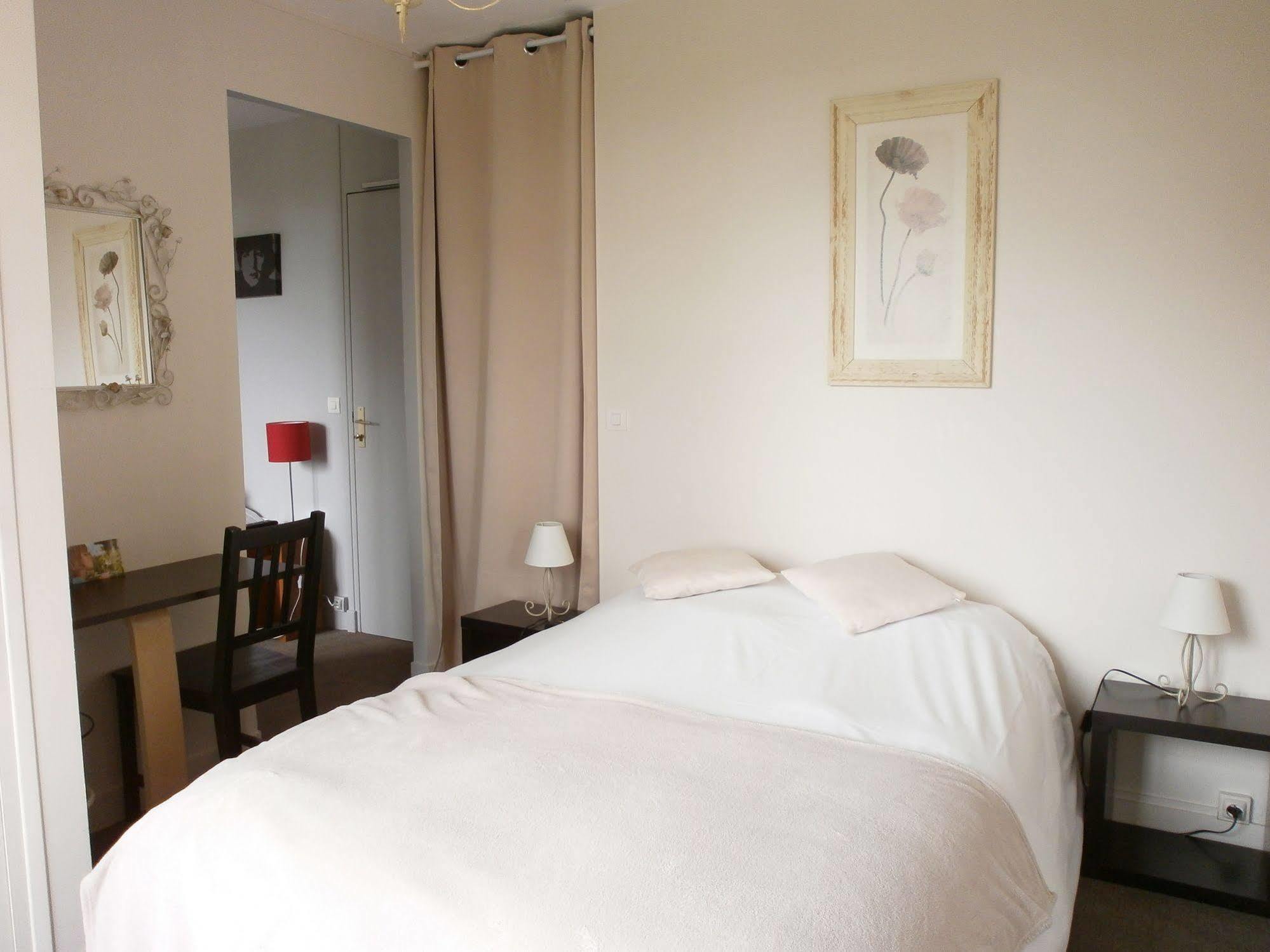 Logis Auberge Des Aulnettes 에루빌셍클레르 외부 사진